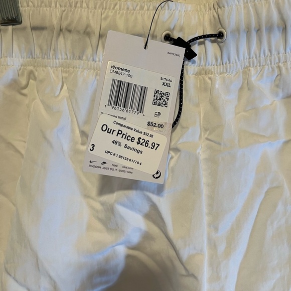 Nike Women's Athletic White Shorts size xxl - Picture 3 of 4